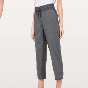 Lululemon Dance Studio Crop 25” Titanium size 4